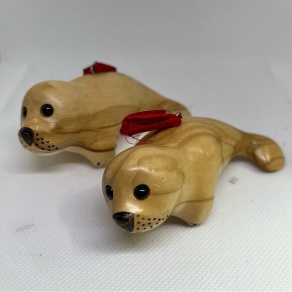 Baby Seal Pups Hand Carved Wood Christmas‎ Ornaments by Ray Thurston - Picture 1 of 9